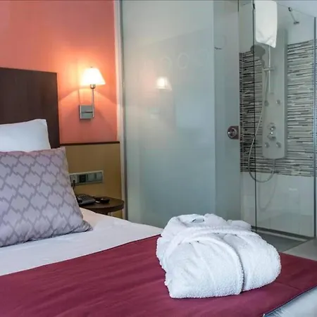 Habitacion Con Dos Camas En Hotel Ronda Lesseps Дом отдыха