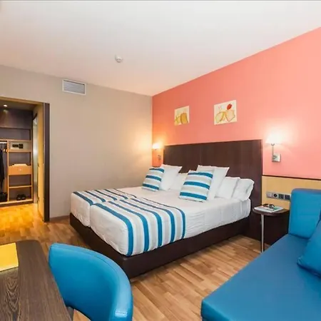 Дом отдыха Habitacion Con Dos Camas En Hotel Ronda Lesseps Барселона